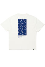 Afbeelding in Gallery-weergave laden, DENHAM KATAGAMI FLOWER BOX TEE HCJ Ecru