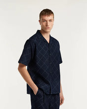 Afbeelding in Gallery-weergave laden, DENHAM BOWLING SHIRT INDIGO JACQUARD - Dark Blue