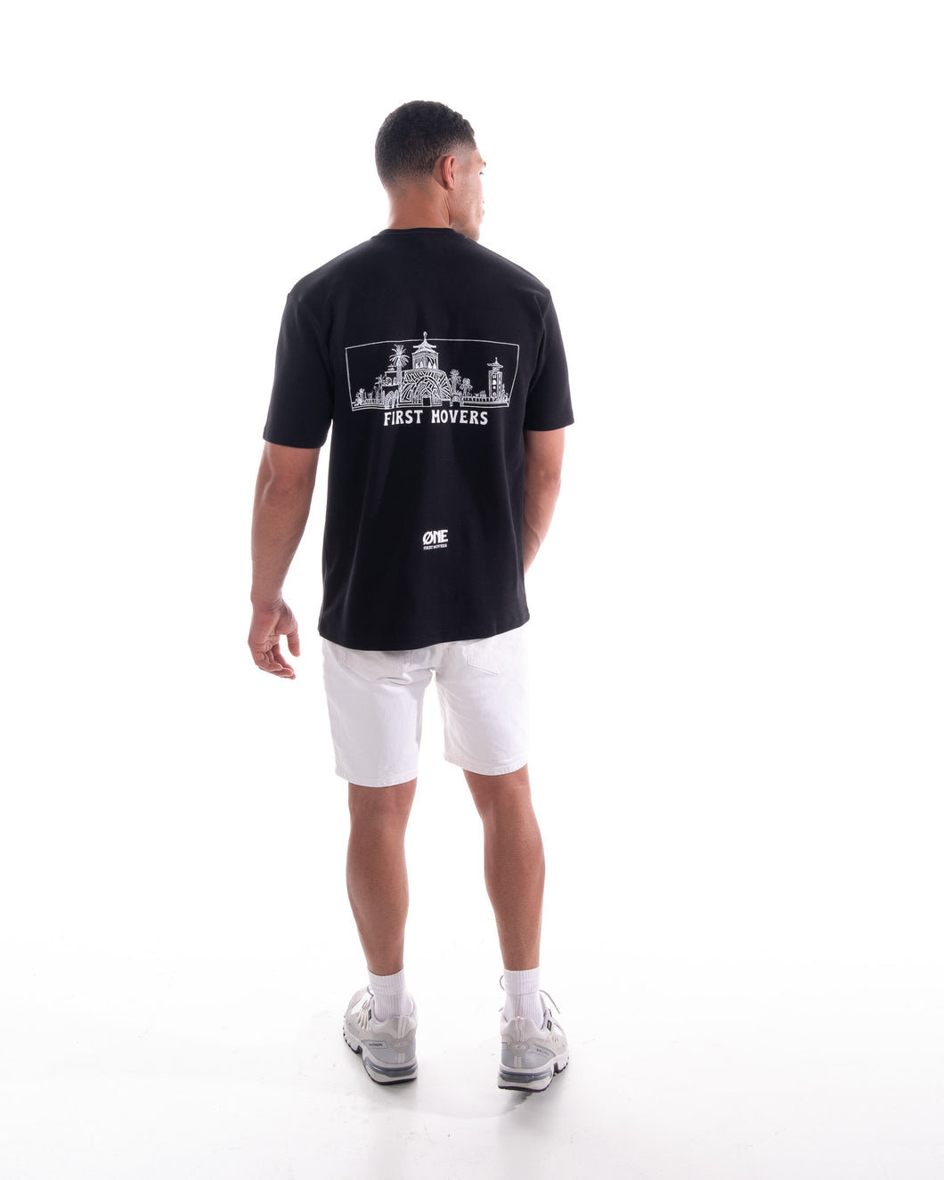 ONE SKYLINE T-SHIRT Black